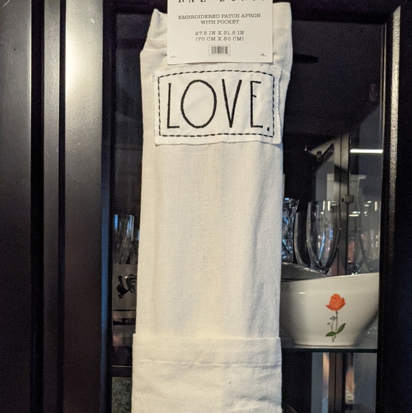 "Love" Rae Dunn Apron - Picture 2 of 2